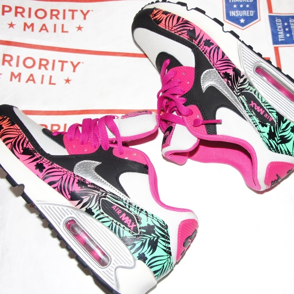 Nike Shoes - Real ♥️100% Authentic Nike air max On clearance♥️
